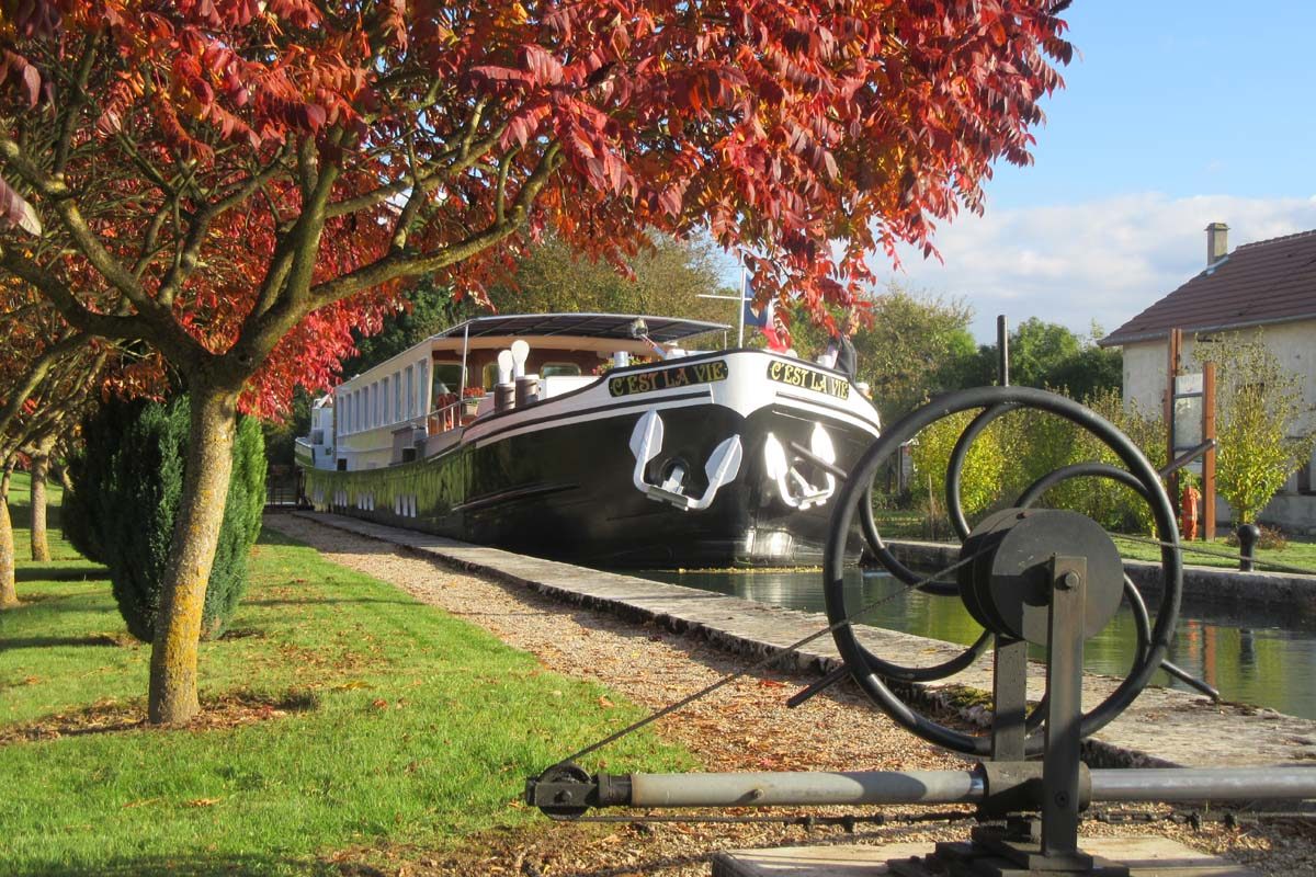 Choosing a French 2021 Hotel Barge Cruise