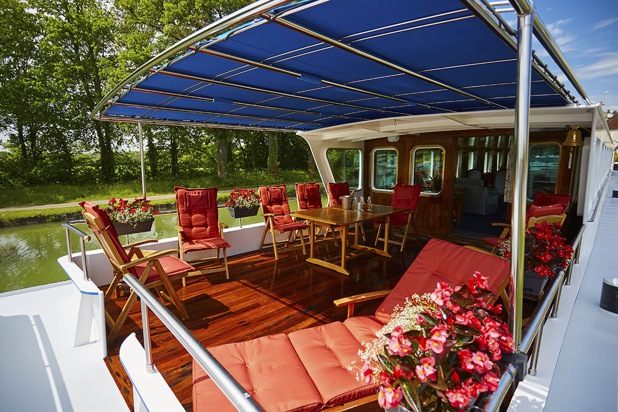 c'est la vie luxury hotel barge