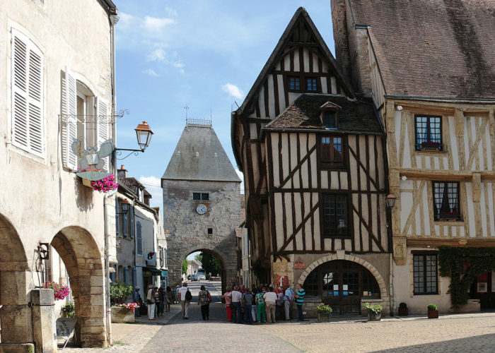 Noyers stop on the Burgundy cruise route