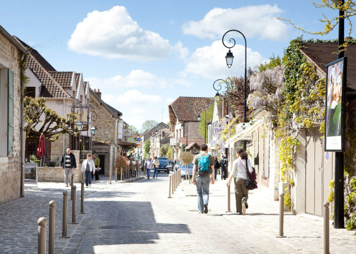 Sightseeing at Barbizon Painters Village on the Meaux to Montargis Cruise Route