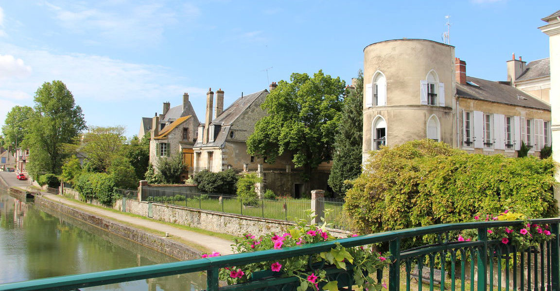 Upper Loire Barge Cruise 2023