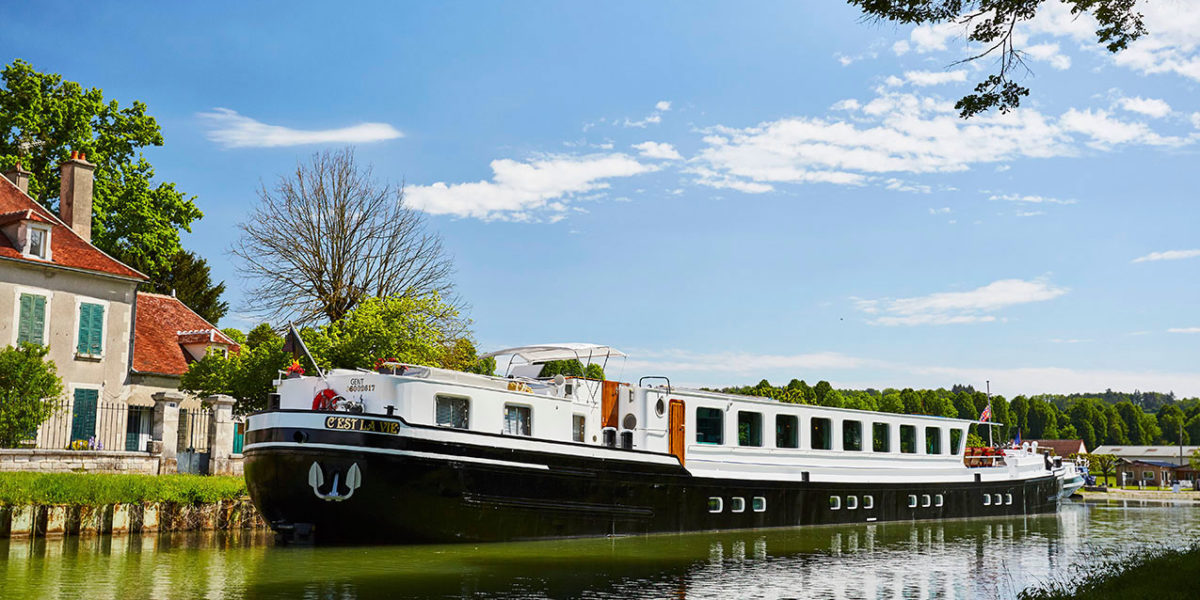 Château de Vaux-le-Vicomte - C'est La Vie Luxury Hotel Barge