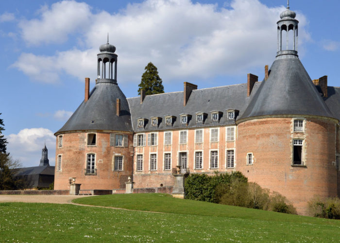 Château of St Fargeau on the Upper Loire Hotel Barge cruise route