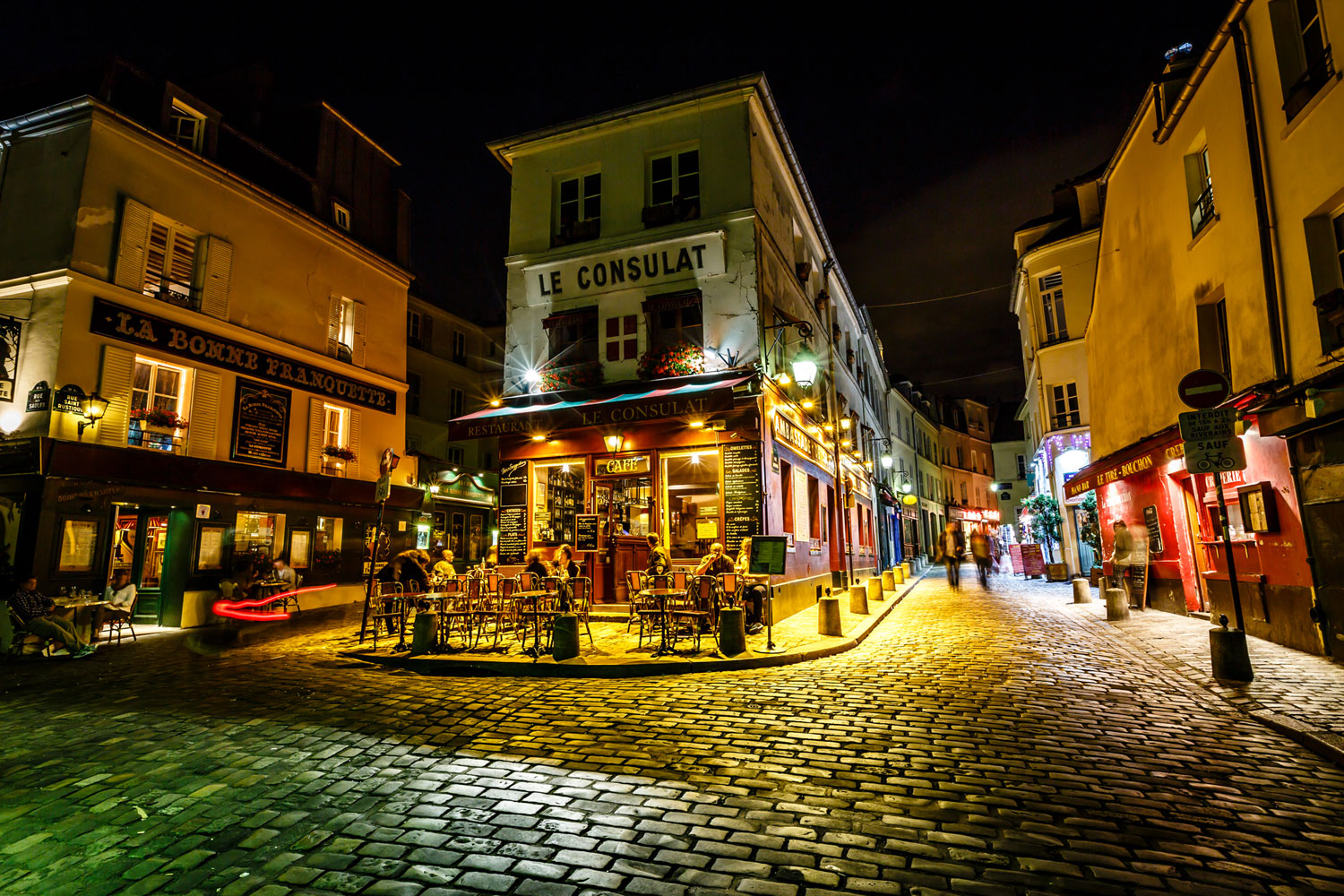 Brasserie in Paris at night