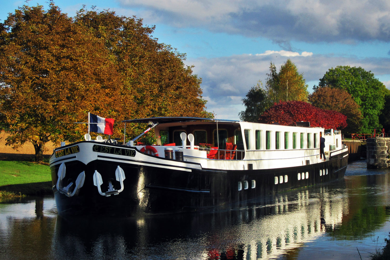 Château de Vaux-le-Vicomte - C'est La Vie Luxury Hotel Barge