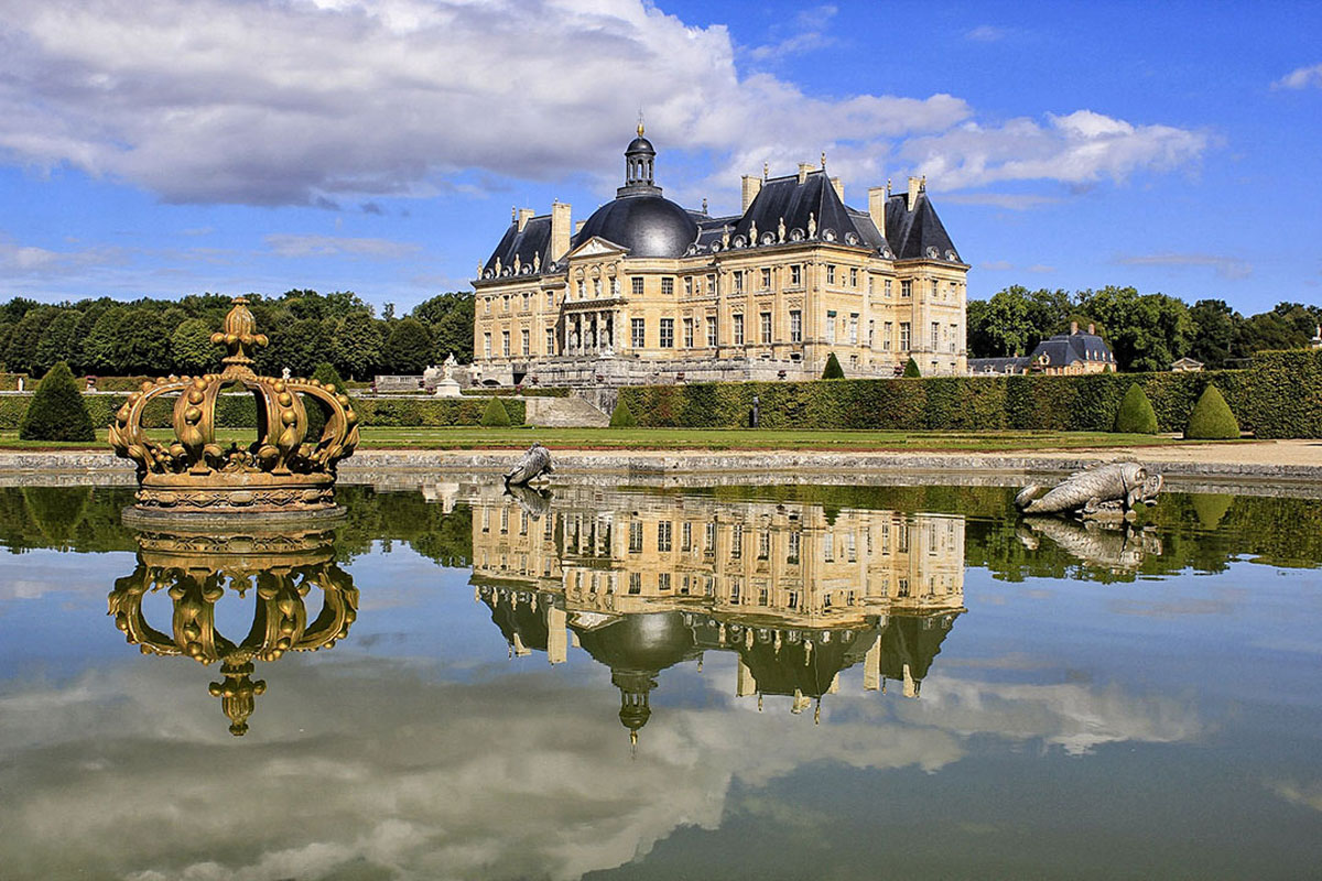 Château de Vaux-le-Vicomte - C'est La Vie Luxury Hotel Barge
