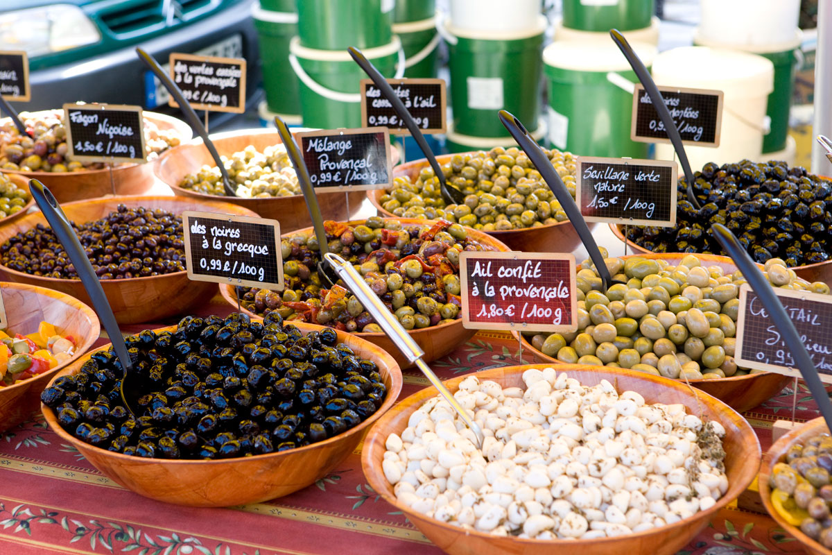 Olive-market-in-Provence