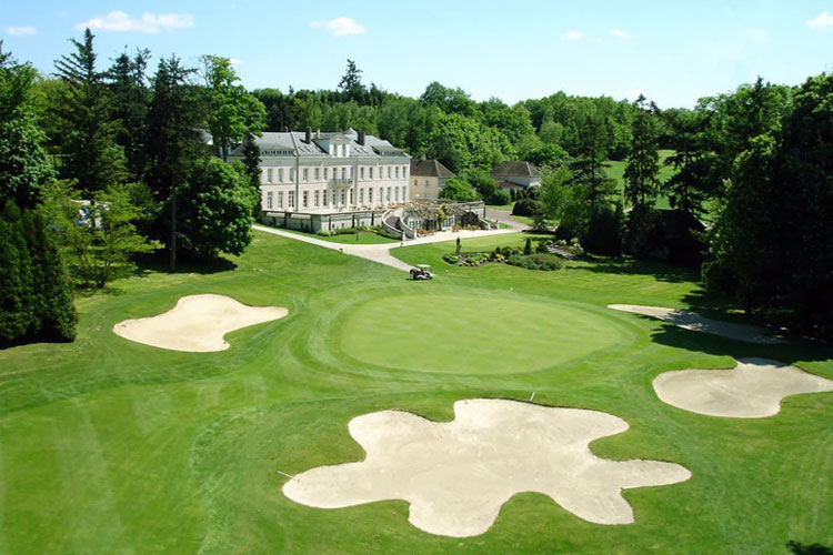 Domaine de Vaugouard, Chateau & Golf course on the Upper Loire Golf Barge Cruise