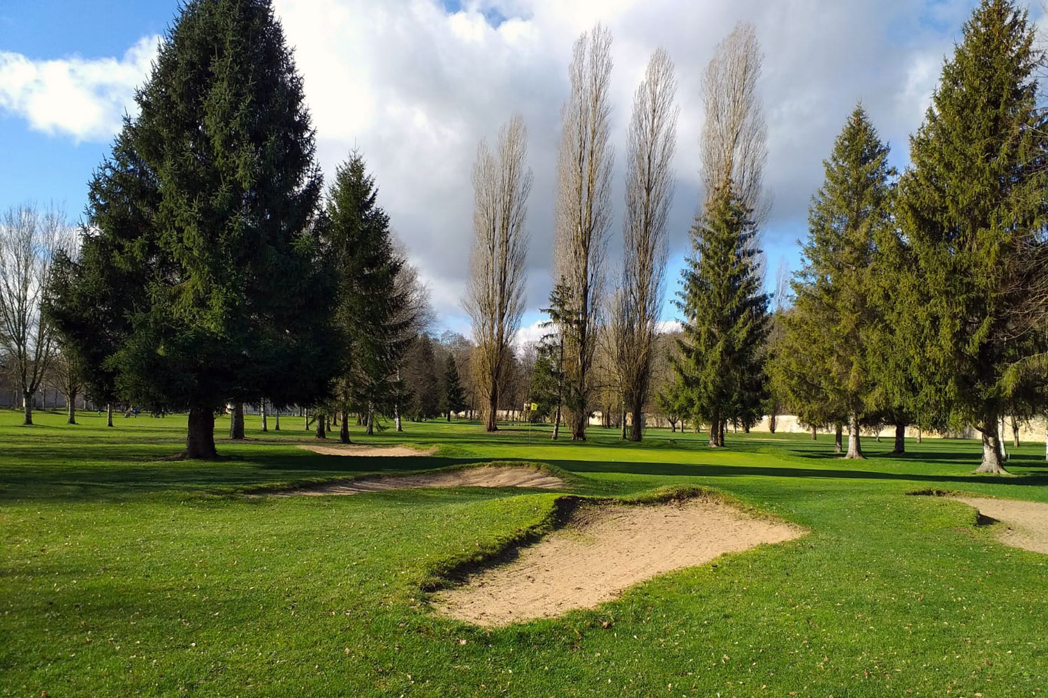 Golf-course-at-Tanlay,-France