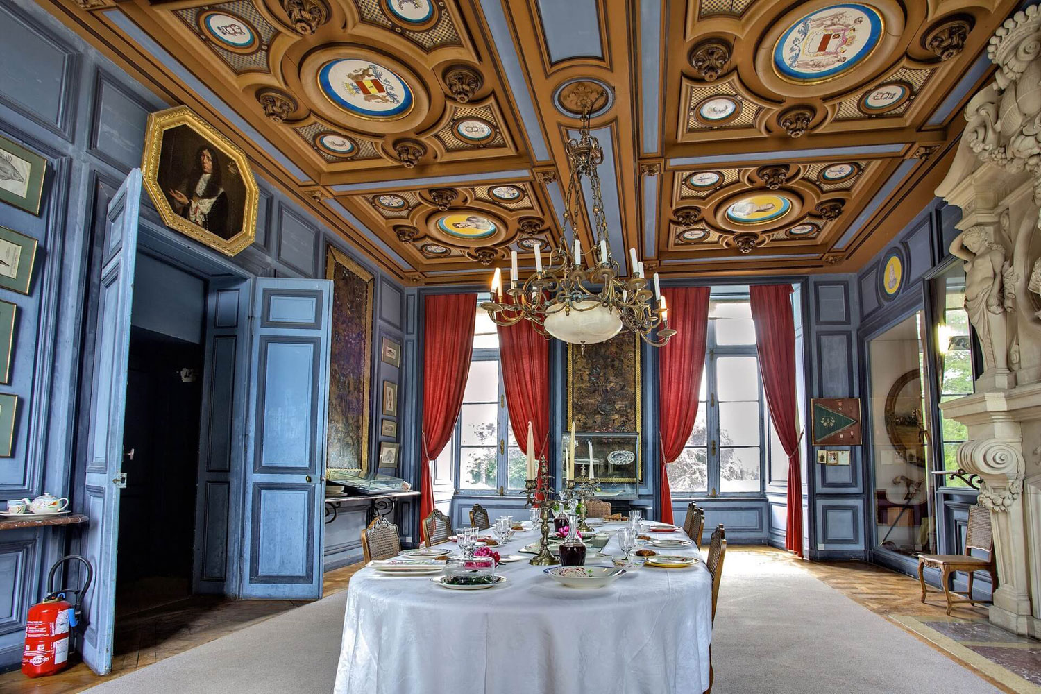 château-de-la-bussiere-interior