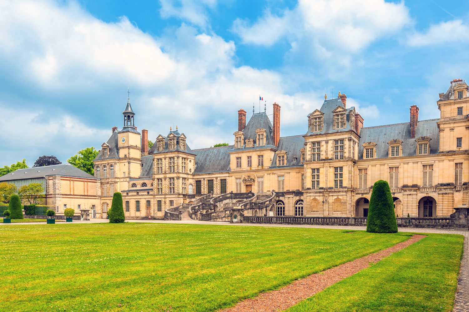 Le Nôtre, André: chateau at Fontainebleau - Students