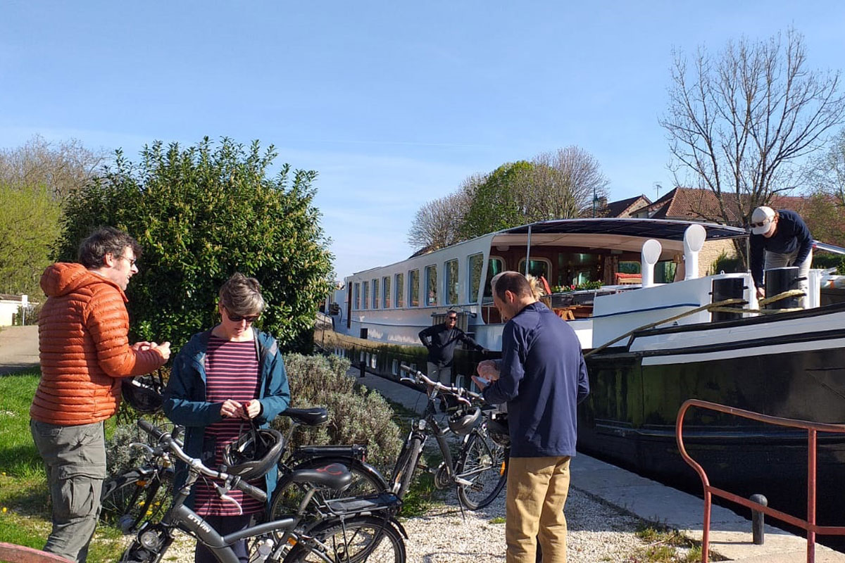 cycling-cest-la-vie-barge-cruise