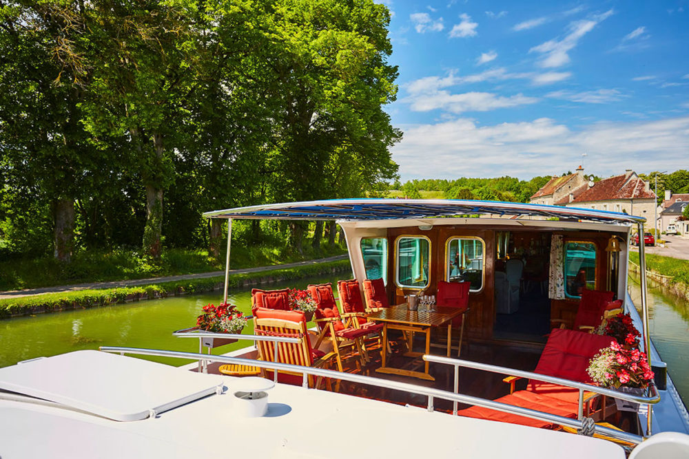 cest-la-vie-luxury-hotel-barge-sun-deck