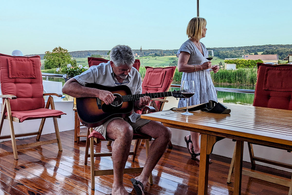 Relaxation, Gourmet Dining, and Vineyard Views on the Water